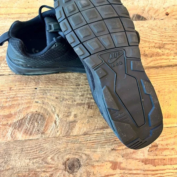 Mens Nike Shoes all Black size 11 - Picture 2 of 4